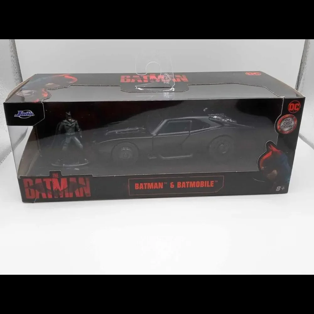 The Batman and Batmobile - DC Comics - Batmobile 1/32 Scale